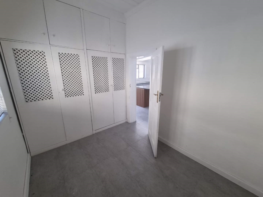 To Let 3 Bedroom Property for Rent in Wynberg Western Cape